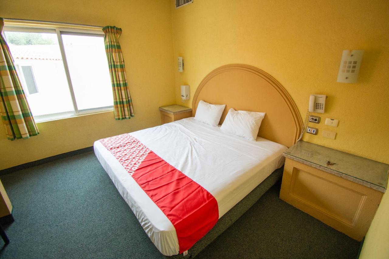Auto Hotel Hacienda Arriba レオン エクステリア 写真